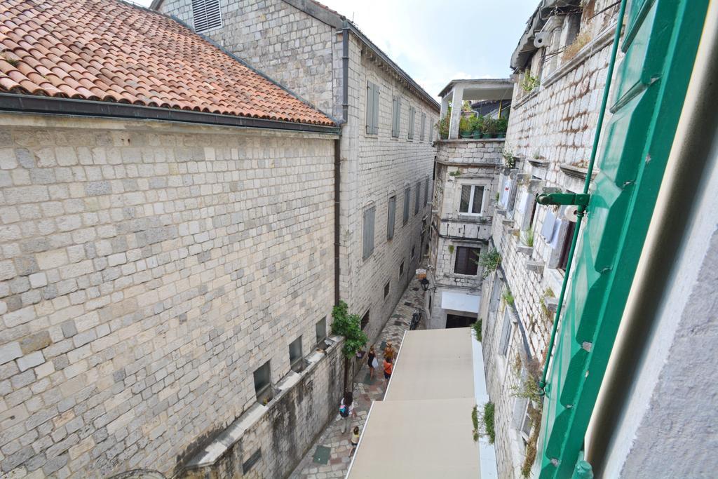 Studios Belvi Kotor Exterior photo