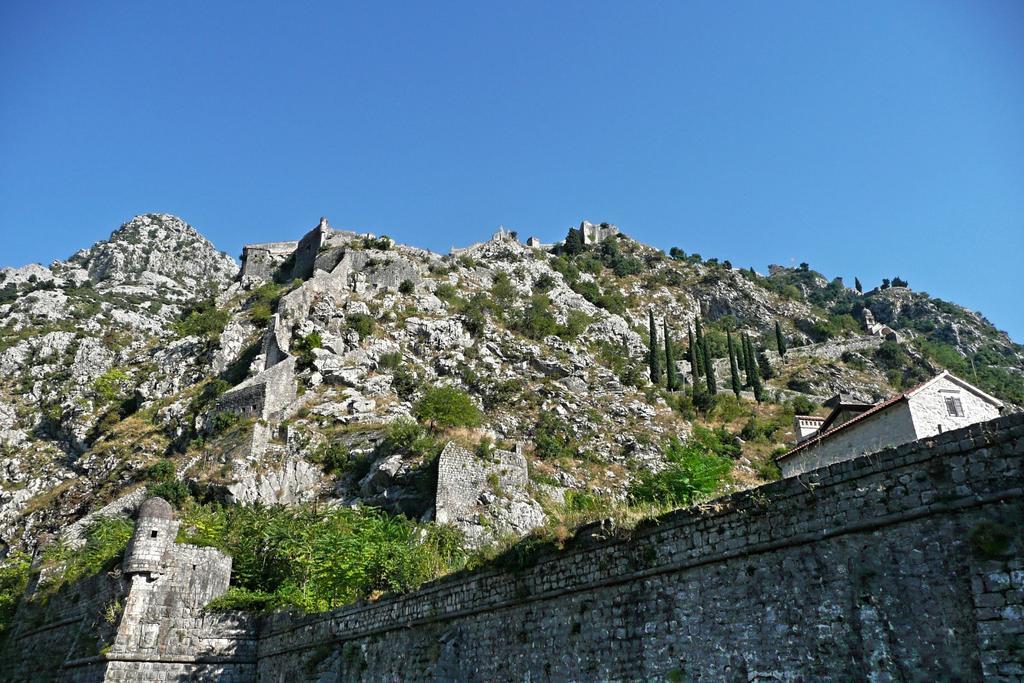 Studios Belvi Kotor Exterior photo